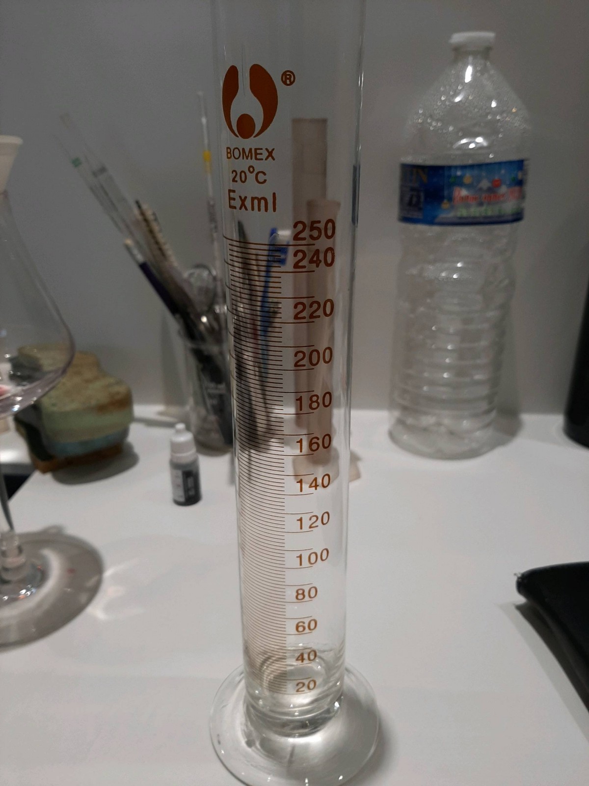 Œnologue pour l'assemblage de trois lots de vins Bordeaux Supérieur