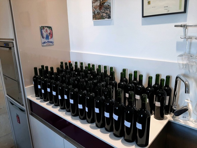 Œnologue pour l'assemblage de trois lots de vins Bordeaux Supérieur